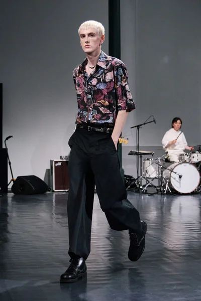 Look 27